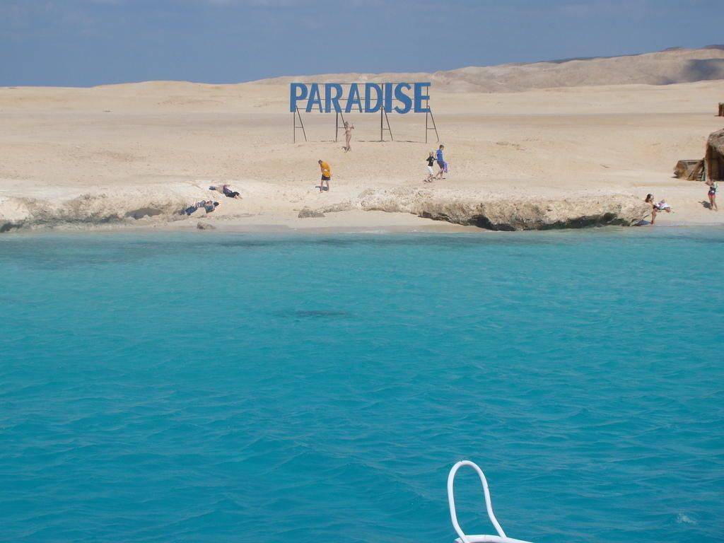 Paradise Island Hurghada mit Sandstrand und türkisblauem Meer